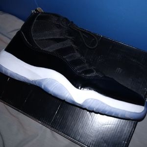 Space jam jordan 11